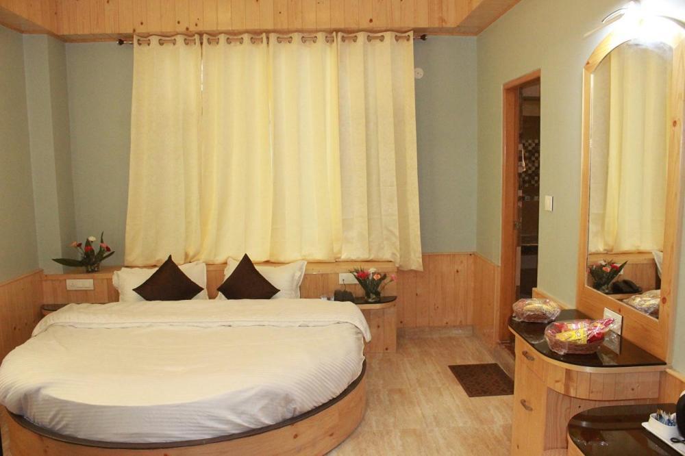 מנאלי Hotel Bodh International מראה חיצוני תמונה